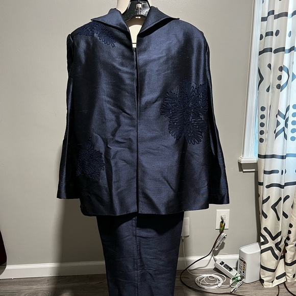 Plus Size Jacket - Picture 2 of 9